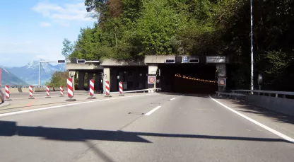As an integral part of the A2 motorway, the Seelisberg Tunnel is the longest Swiss road tunnel featuring two tubes.